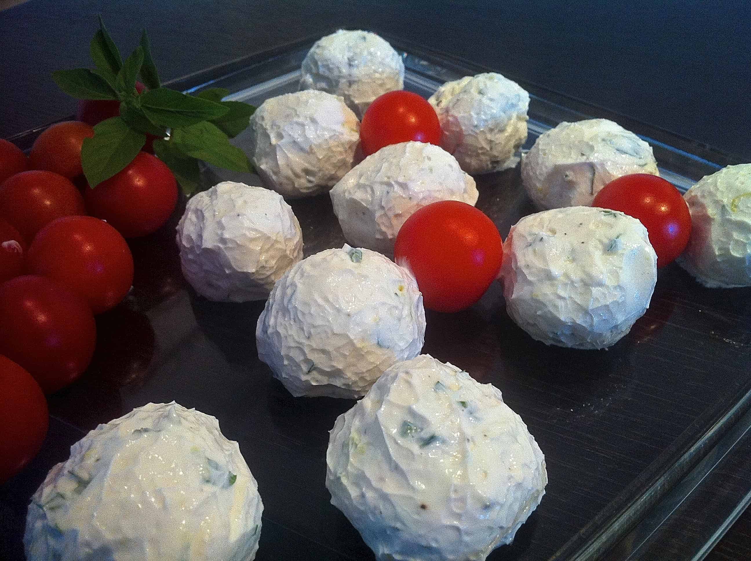 Yogurt Balls with fresh Herbs