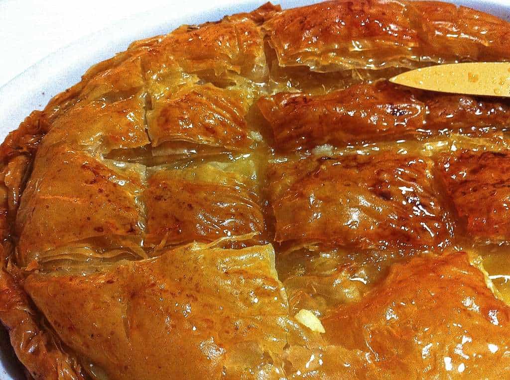 Traditional Greek Galaktoboureko recipe (Greek Custard Pie with Syrup ...