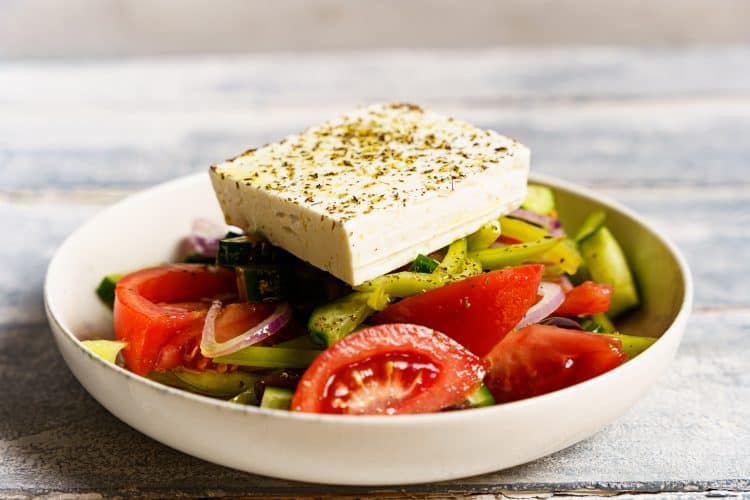 Traditional Greek Salad recipe (Horiatiki-Xoriatiki)