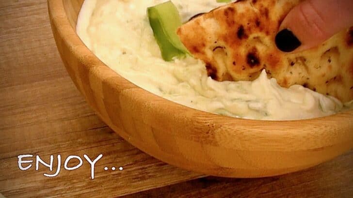 Salsa Tzatziki greca con pita