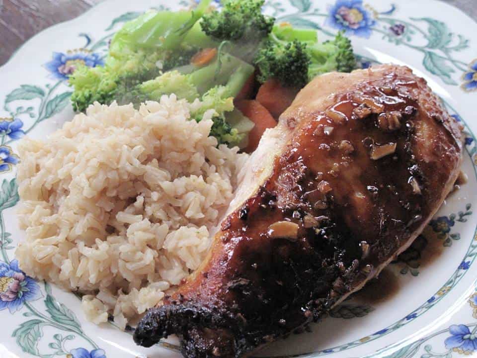 Extra healthy roast chicken with brown rice and boiled vegetables