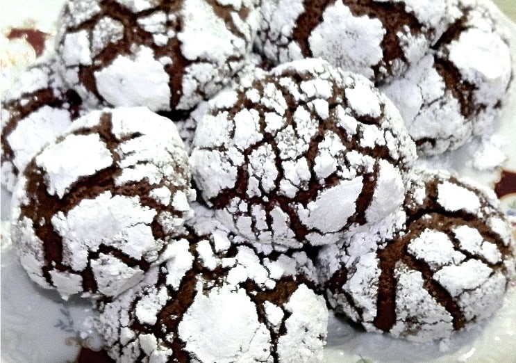 Snowy Chocolate Cookies!