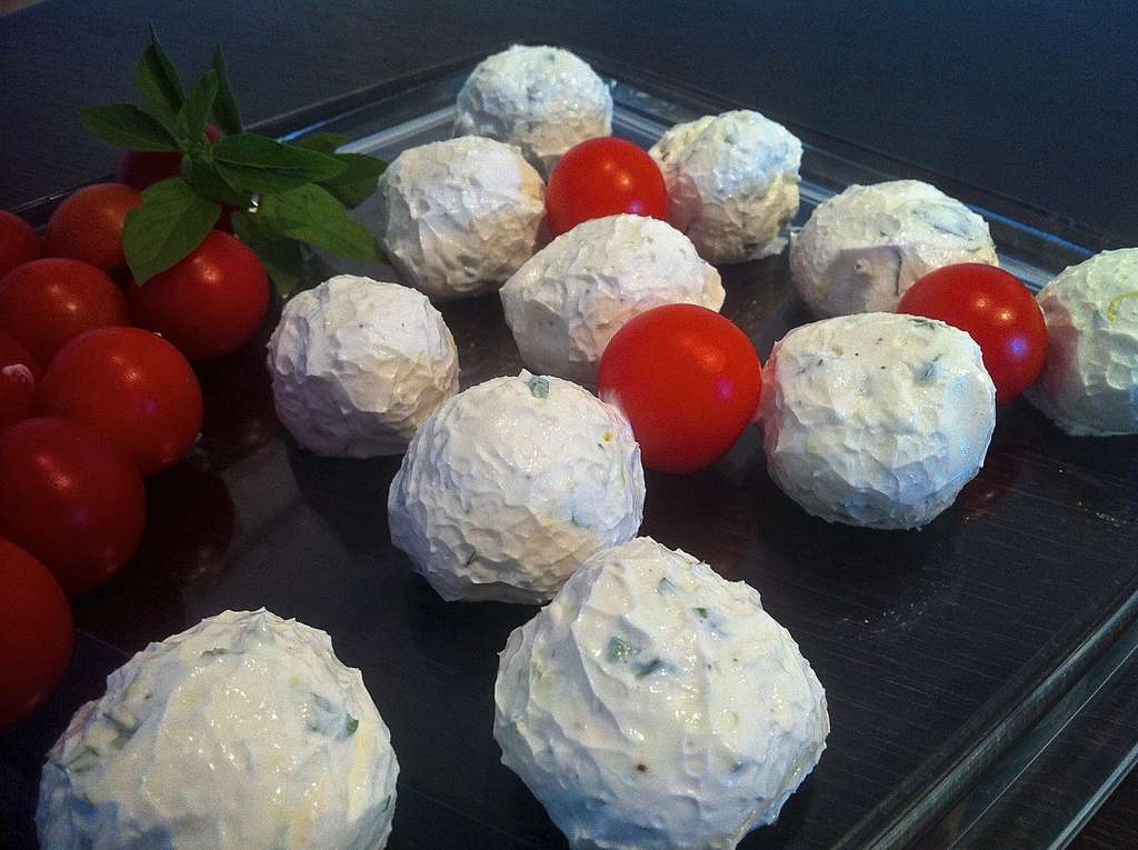 Yogurt Balls with fresh Herbs My Greek Dish