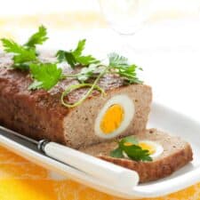 Friptură grecească umplută cu ouă (Rolo Kima)