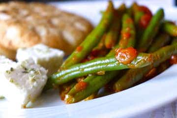 Traditional Greek green beans recipe (Fasolakia)