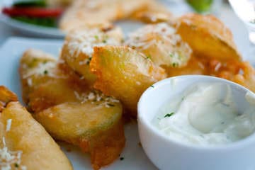 Crispy Fried Zucchini - Courgette recipe (Greek Kolokithakia tiganita)