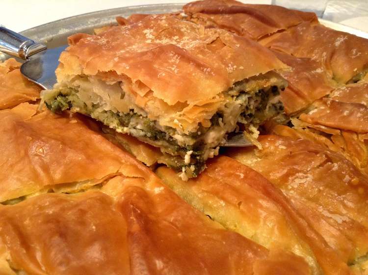 Spanakopita recipe with homemade phyllo (Authentic Greek spinach pie ...