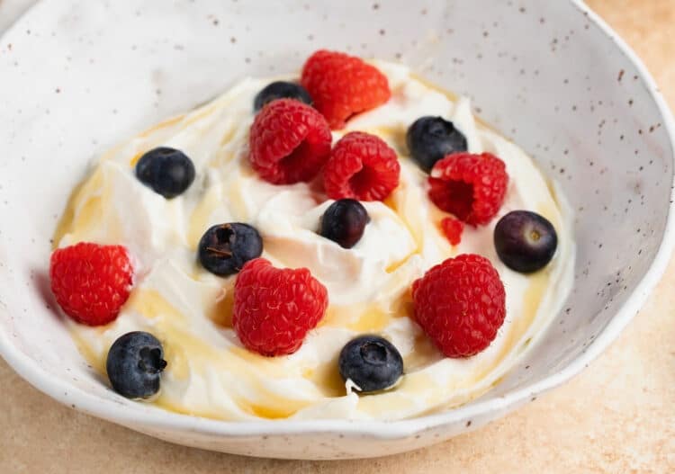 Greek Yogurt recipe (How to make homemade Greek Yogurt)